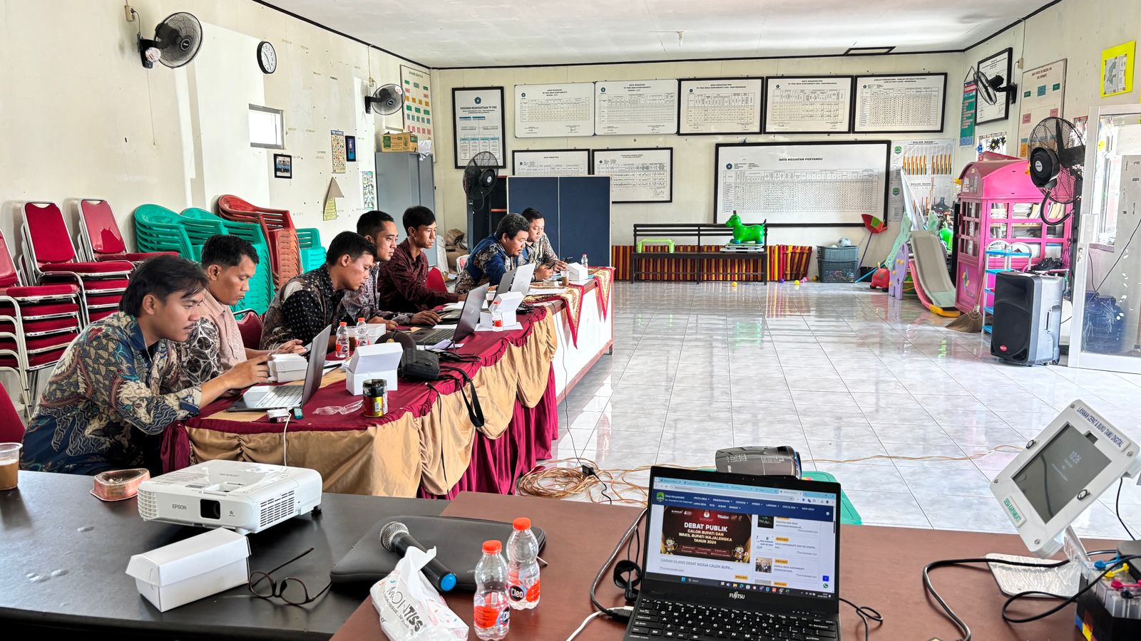 Pelatihan Aplikasi Desa Digital dengan EasyDes di Desa Karyamukti: Langkah Nyata Menuju Pemerintahan Desa Modern